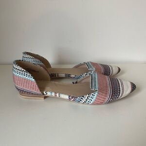 ISAAC MIZRAHI Pointy Toe Flats Womens Size 8 Canvas Stripe Aztec Boho Sandals